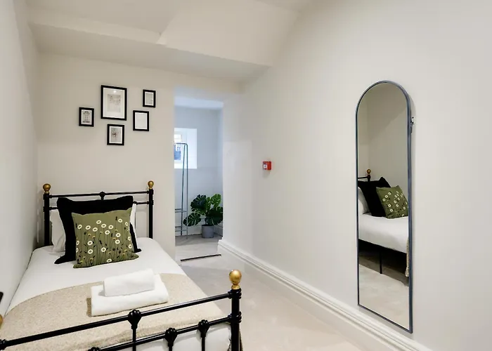 Apartament Opulent 2-bed Retreat With Garden Bristol