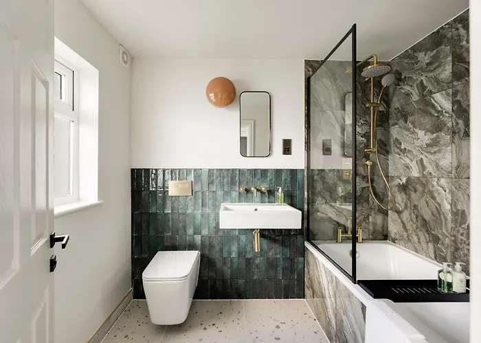 Διαμέρισμα Opulent 2-bed Retreat With Garden