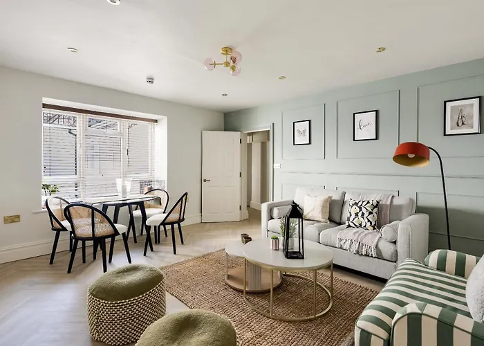 Opulent 2-bed Retreat With Garden