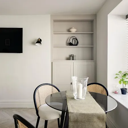 Apartment Opulent 2-bed Retreat With Garden *